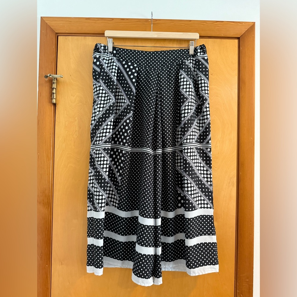 ASOS Curve Black and White Geometric Cropped Flowy Pants
